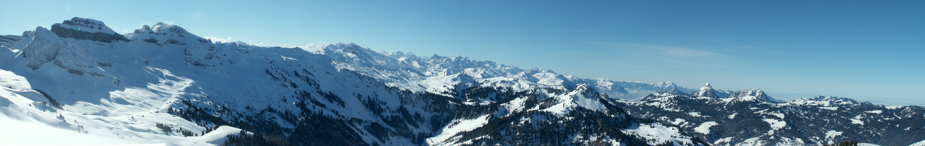 Breitbildfoto der Schwyzer und Urner Berge