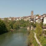 auf dem Pont du Milieu mit Sicht auf Sarine und Fribourg