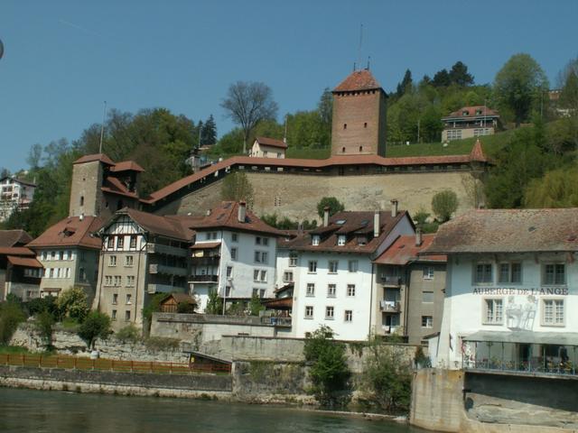 Berner Turm mit Stadtmauer