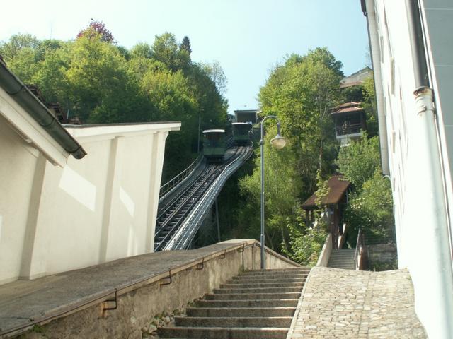 Standseilbahn die mit Hilfe von Wasser hochgezogen wird