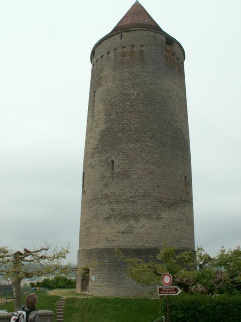 beim Ausgang von Romont steht der Boyer Turm