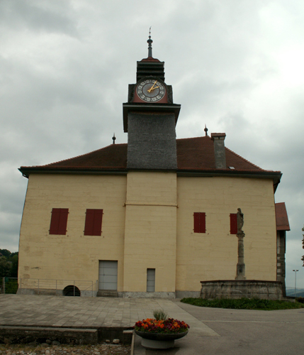 gut erhaltene Bauten