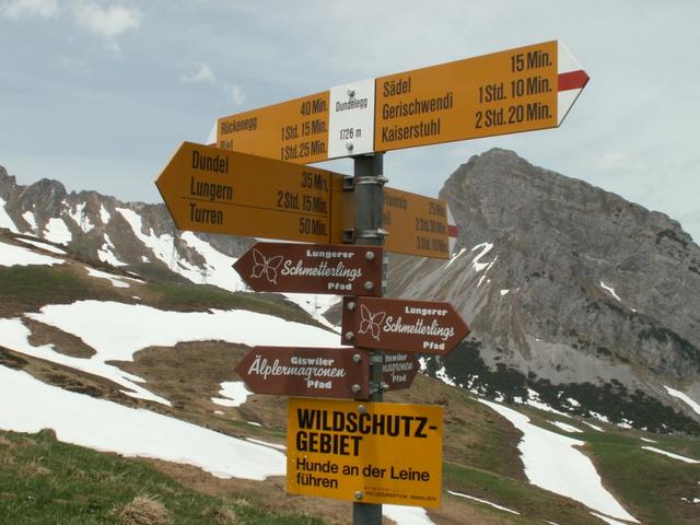 Wegweiser bei Dundelegg 1726 m.ü.M.