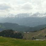 Berge Berner Oberland mit Bergstation Turren