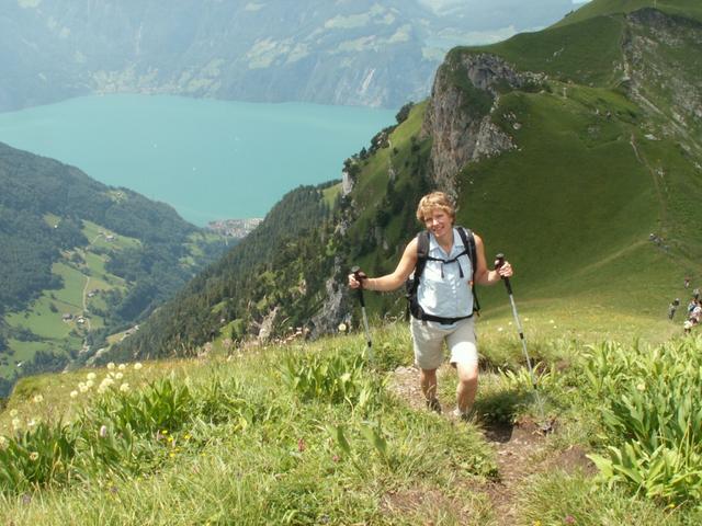 Mäusi im Hintergrund der Urnersee