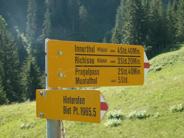 Wegweiser bei Ortegg 1396 m.ü.M.