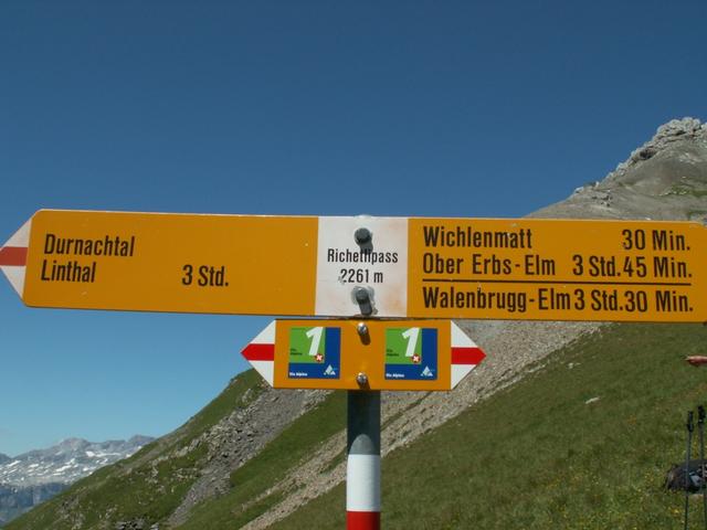 Wegweiser auf dem Richetlipass 2261 m.ü.M.