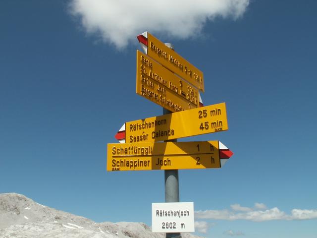 Wegweiser auf dem Rätschenjoch 2602 m.ü.M.