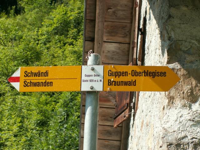 Wegweiser bei Guppen Unterstafel 920 m.ü.M.