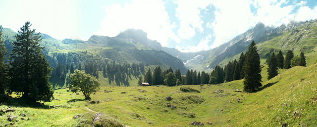 Breitbildfoto Mittler Stafel 1359 m.ü.M.