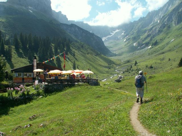 Ivano erreicht die Bergwirtschaft Bächialp