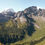 Blick zum Bergweg der einem zur Claridenhütte führt.