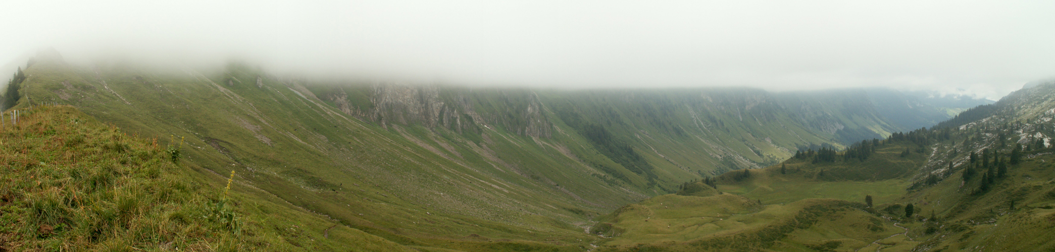 Breitbildfoto Längeneggpass Richtung Oberseetal