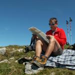 Franco sucht die Berge auf der Karte