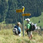 Mäusi und Ivano klären den Wegverlauf ab