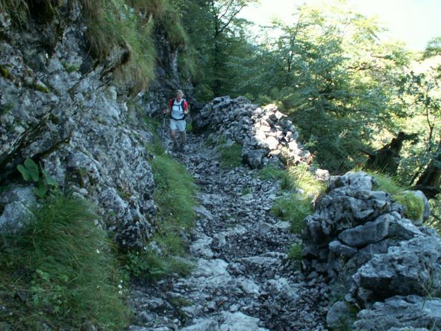 bei nässe rutschiger Wegverlauf