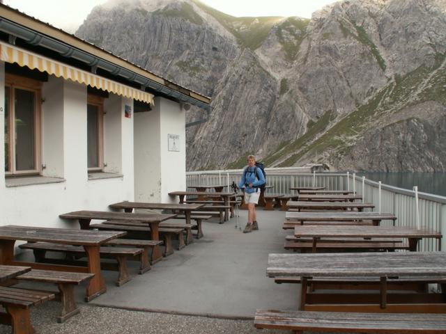 Mäusi vor der Douglashütte. Alle Touristen sind gegangen.