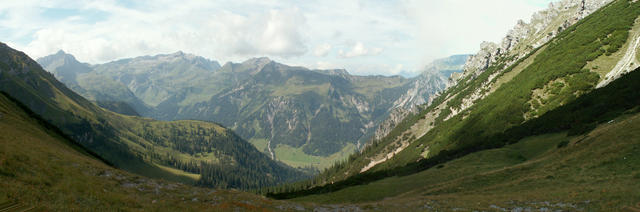 Blick vom Amatschonjoch ins Gamperdonatal