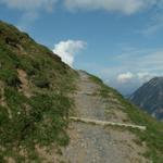 fast eine Autobahn, so breit ist hier der Weg