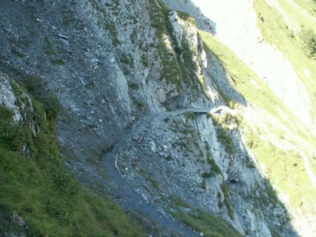 man beachte die "Holzbrücke"