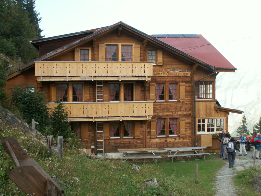 das heimelige Berggasthaus Tschingelhorn 1678 m.ü.M.