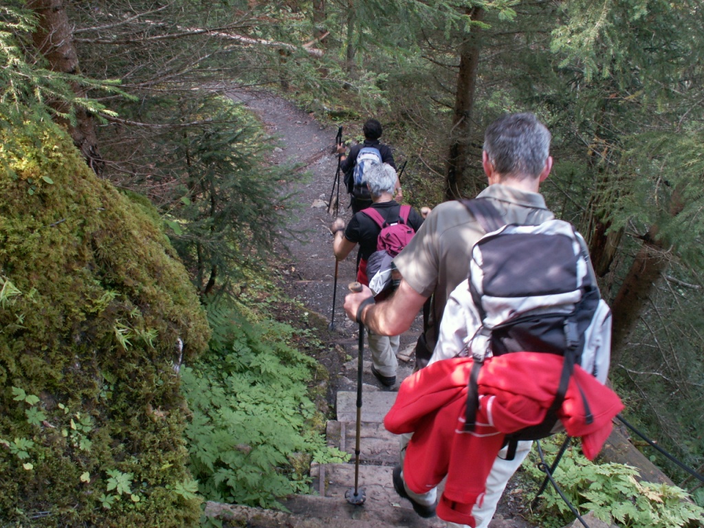 steil geht es bei der Schlucht runter