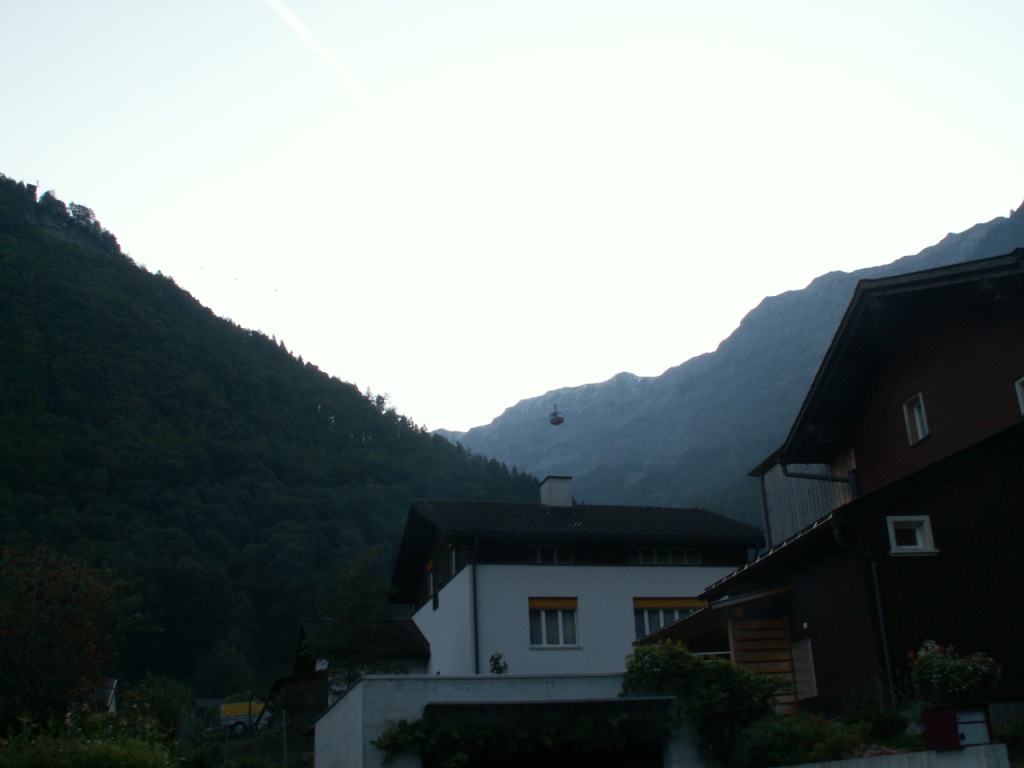 Talstation Matt-Weissenberge noch im Schatten