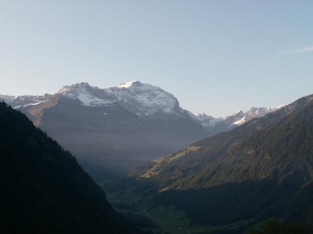 Blick Richtung Elm mit Glarner Vorab