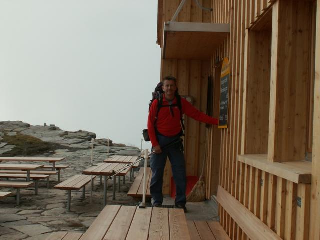 Franco bei dem Eingang der Leglerhütte