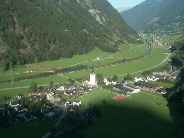 mit der Seilbahn schweben wir aufwärts nach Weissenberge