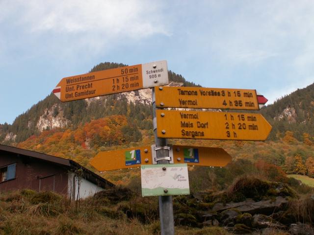 Wegweiser bei Schwendi 908m.ü.M.