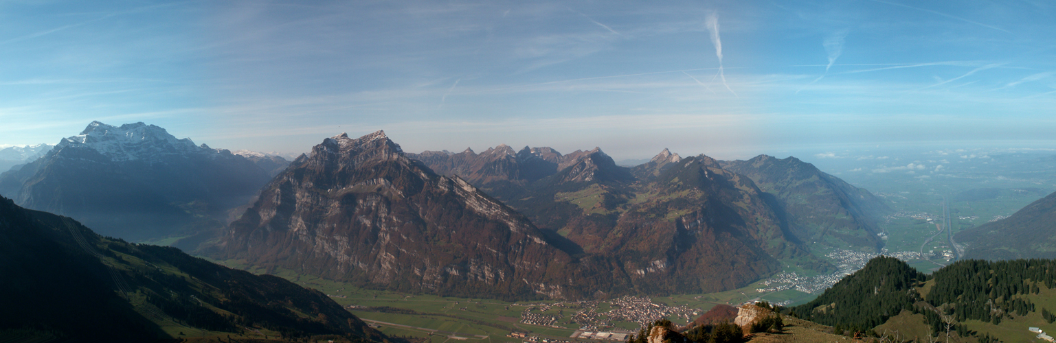 Breitbildfoto Glärnisch, Wiggis, Rautispitz und und und