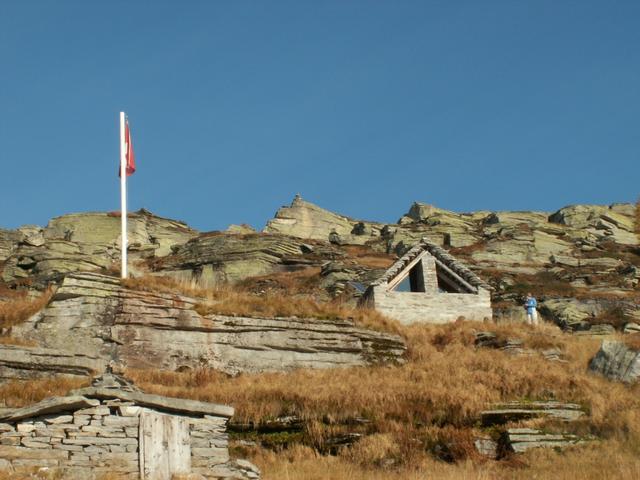 bis zu der Capanna Efra 2039 m.ü.M.