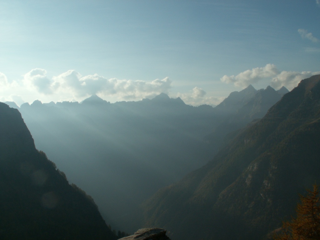 Blick von der Capanna Efra ins Val d' Efra