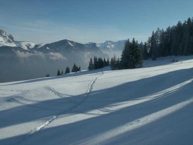 unsere Spuren im Tiefschnee