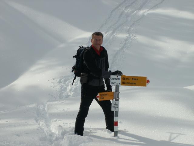 Franco beim Wegweiser beim Chalthüttli