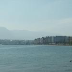 Blick vom Restaurant auf den Genfersee und Genf