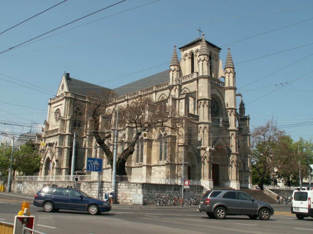 die Basilique Notre Dame direkt beim Hauptbahnhof von Genève