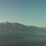 Breitbildfoto vom Genfersee mit Dents du Midi und Mont Blanc
