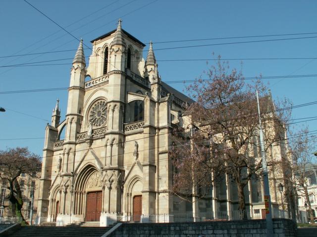 die Basilique Notre Dame direkt beim Hauptbahnhof