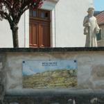 Kirche mit Statue Saint-Jaques in Beaumont