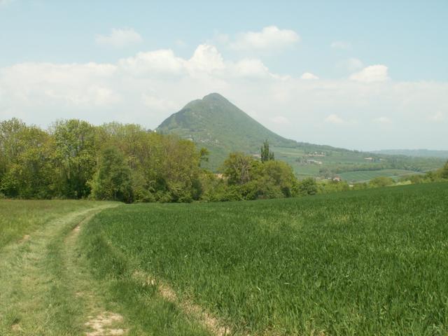 hinter dem Berg Le Mont liegt Frangy unser nächstes Ziel