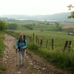 Mäusi, im Hintergrund der Lac de Paladru