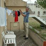Franco beim Wäsche aufhängen