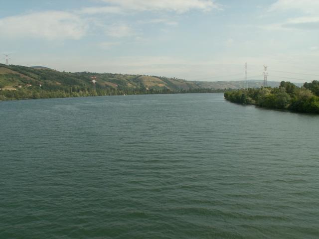 die Rhône, schön breit geworden seit wir sie in Genève verlassen haben