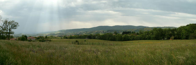 Breitbildfoto mit Blick Richtung St.Appolinard