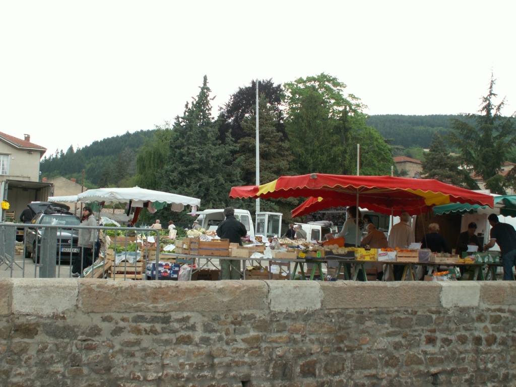 Markt in St.Julien Molin Molette