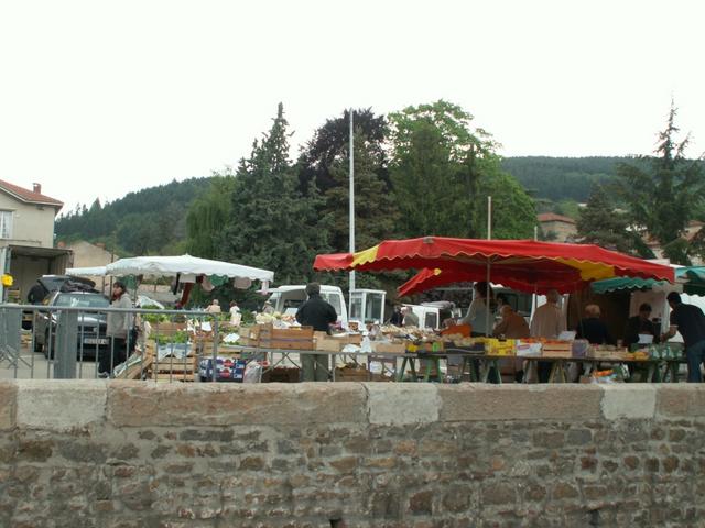 Markt in St.Julien Molin Molette