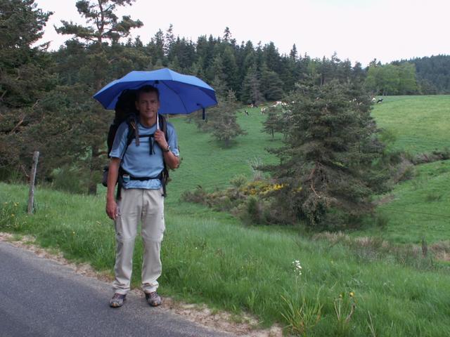 Nieselregen setzt ein. Ein Regenschirm reicht aus