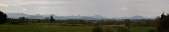 Breitbildfoto kurz vor Montfaucon en Velay